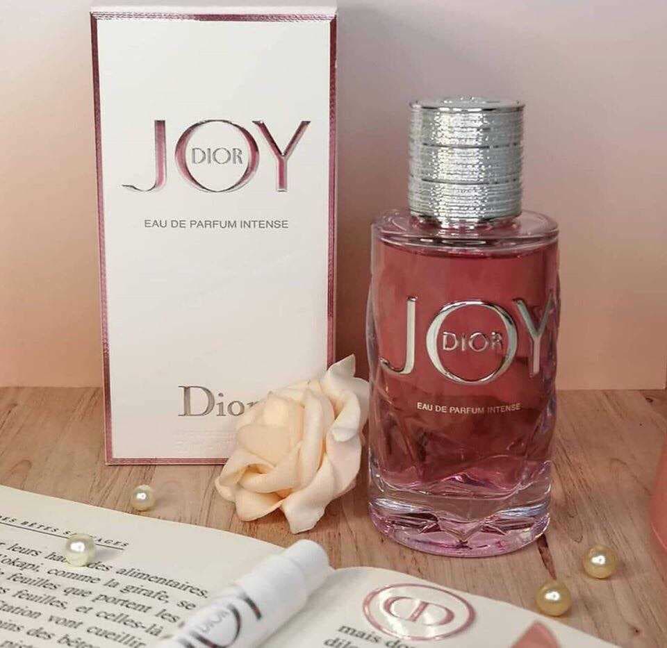 Ngọt ngào gợi cảm không thể thiếu sự hiện diện của nước hoa nữ Dior Joy